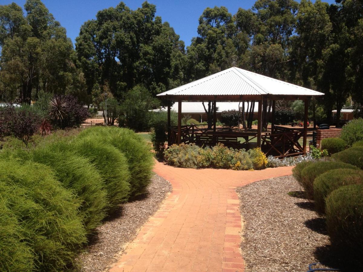 Mundaring Travellers Rest Motel מראה חיצוני תמונה