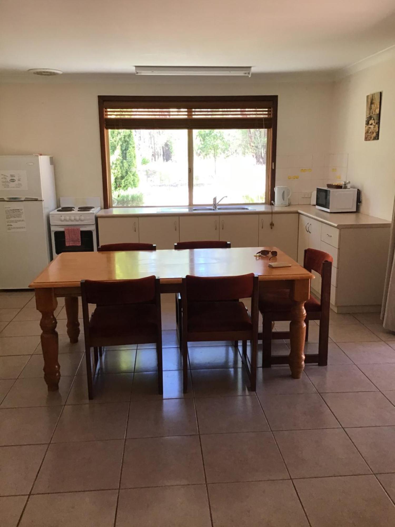 Mundaring Travellers Rest Motel מראה חיצוני תמונה