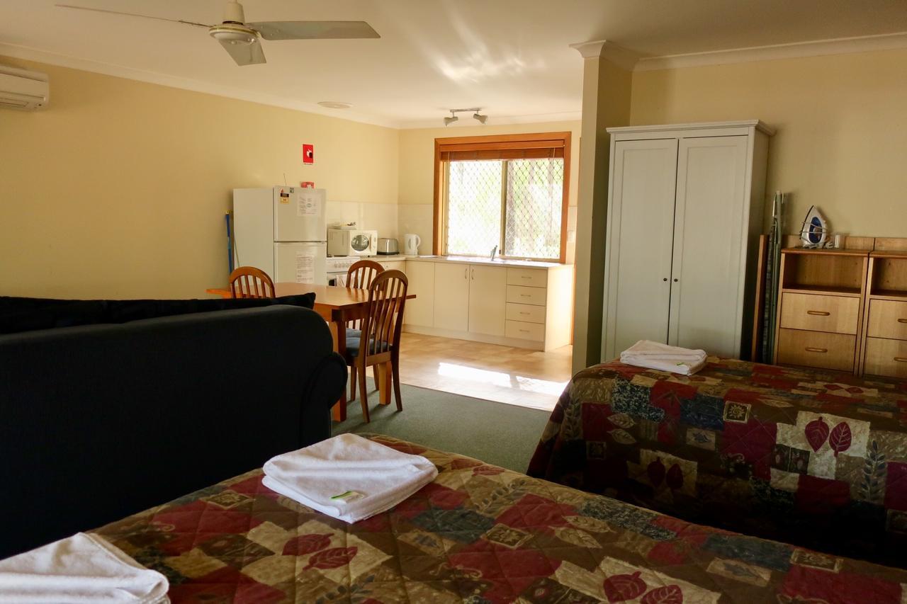 Mundaring Travellers Rest Motel מראה חיצוני תמונה